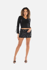 Load image into Gallery viewer, Dala Fitted Black Top
